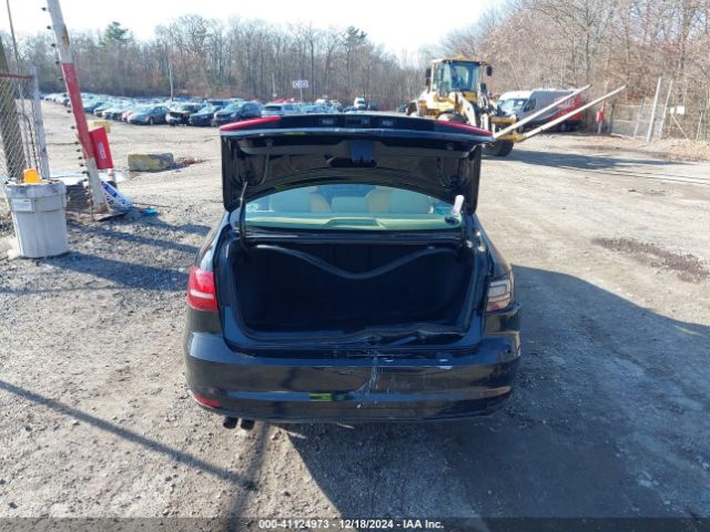 3VMDB7AJ2JM221333 Volkswagen Jetta