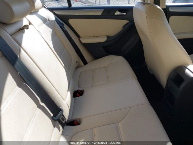 3VMDB7AJ2JM221333 Volkswagen Jetta