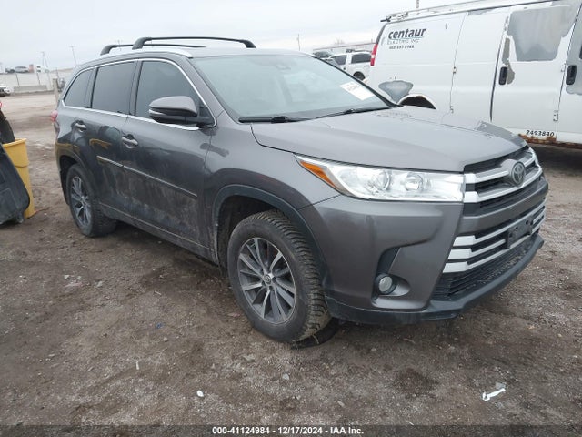2017 5TDJZRFH4HS403645 главное изображение