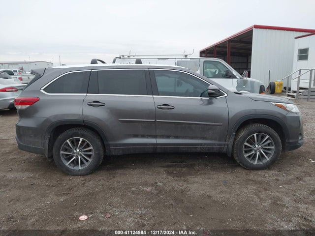 Toyota Highlander Xle 2017 5TDJZRFH4HS403645 Image 13