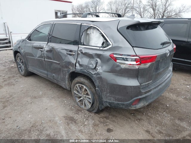 Toyota Highlander Xle 2017 5TDJZRFH4HS403645 Image 3