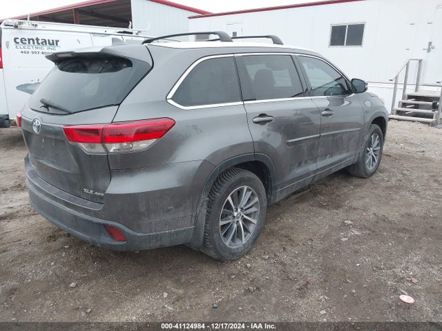 Toyota Highlander Xle 2017 5TDJZRFH4HS403645 Image 4