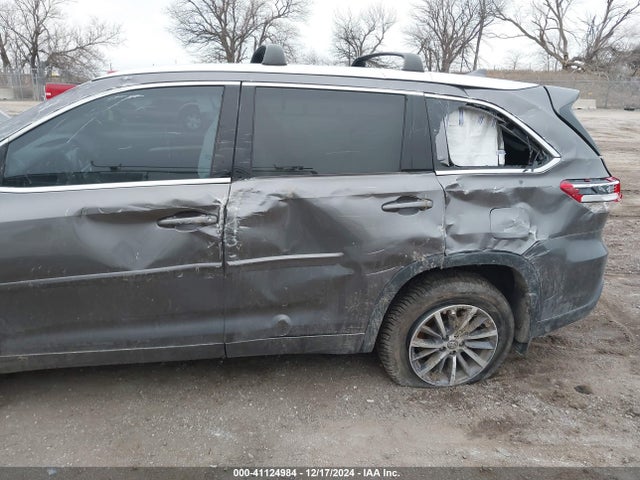 Toyota Highlander Xle 2017 5TDJZRFH4HS403645 Image 6