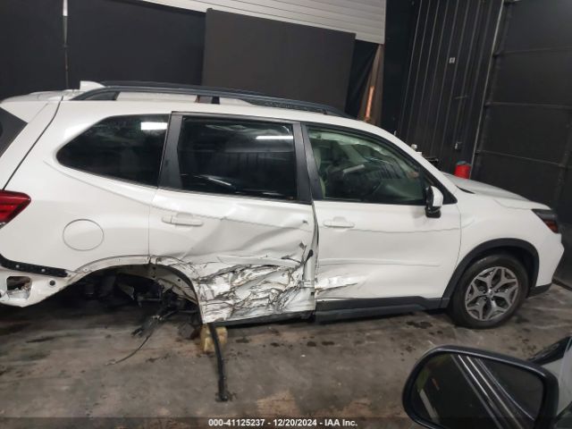 JF2SKAEC3KH489530 Subaru Forester Premium