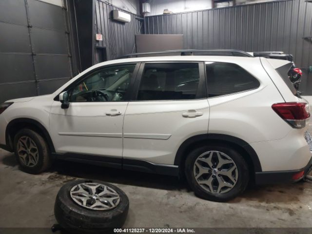 JF2SKAEC3KH489530 Subaru Forester Premium