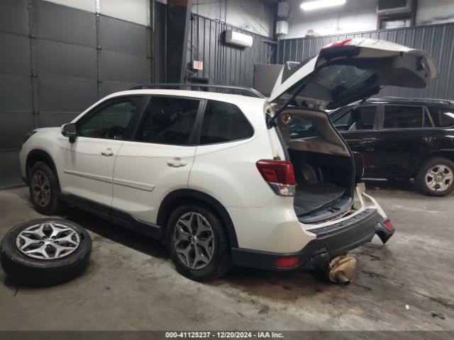 JF2SKAEC3KH489530 Subaru Forester Premium