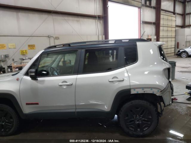 ZACCJBCBXJPG61145 Jeep Renegade Trailhawk 4x4