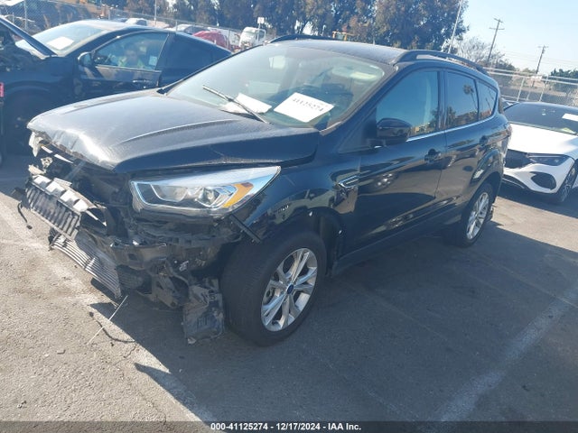 Ford ESCAPE SE 2017 1FMCU0G90HUF08670 Image 2