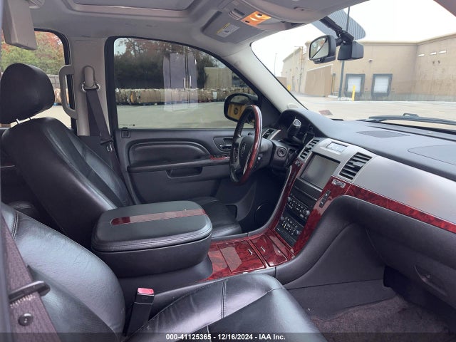 2011 CADILLAC ESCALADE ESV 1GYS4HEF4BR310072 Photo 4