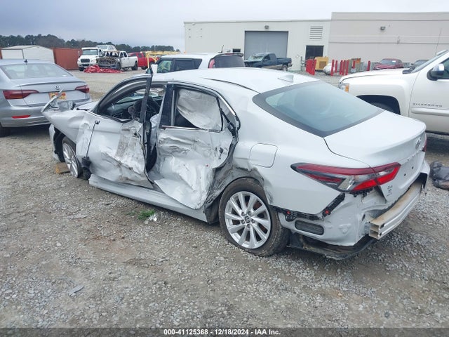 Toyota CAMRY LE 2024 4T1C11AK4RU203703 Image 3