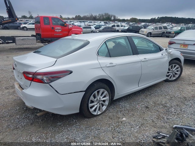 Toyota CAMRY LE 2024 4T1C11AK4RU203703 Image 4