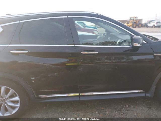 3PCAJ5M17KF118620 Infiniti Qx50 Essential