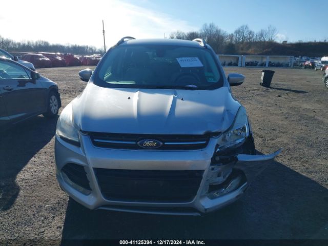 1FMCU9J90EUA37595 Ford Escape Titanium