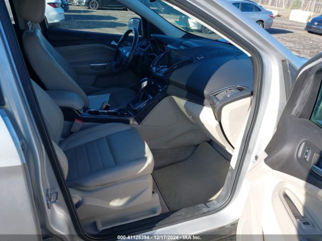 1FMCU9J90EUA37595 Ford Escape Titanium