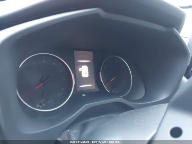 JTMF1RFV4KD013070 Toyota RAV4 LE
