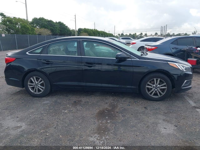 Hyundai SONATA SE 2017 5NPE24AF7HH480255 Image 13