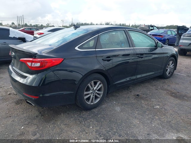 Hyundai SONATA SE 2017 5NPE24AF7HH480255 Image 4