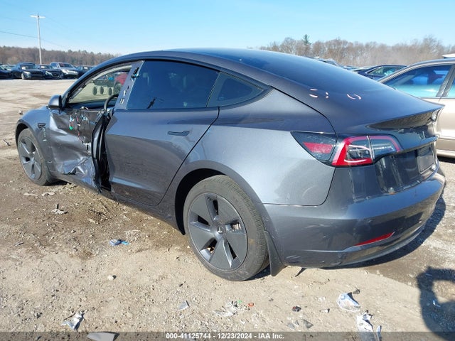 2022 TESLA MODEL 3 5YJ3E1EB3NF138932 Photo 2