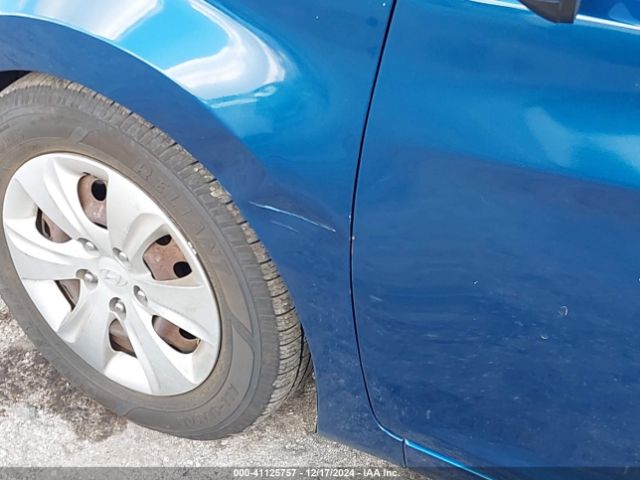 KMHDH4AE2GU558085 Hyundai ELANTRA SE