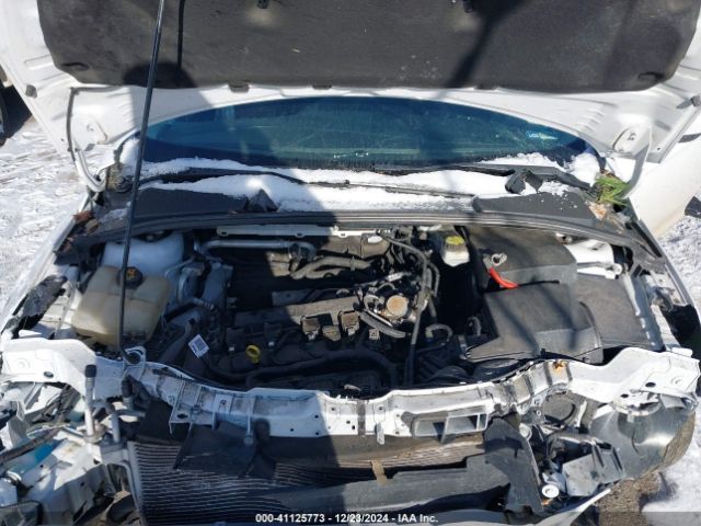 1FADP3K25JL315752 Ford FOCUS SE
