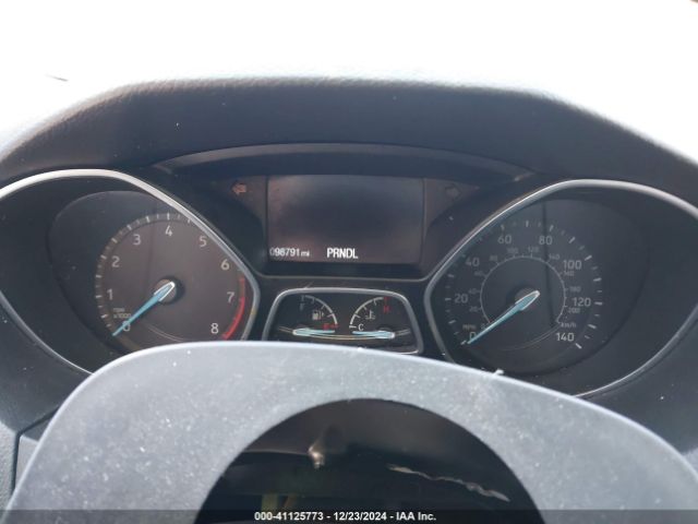 1FADP3K25JL315752 Ford FOCUS SE
