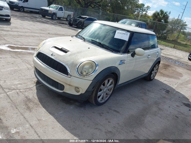 2008 MINI COOPER S WMWMF73558TV38507 Photo 1