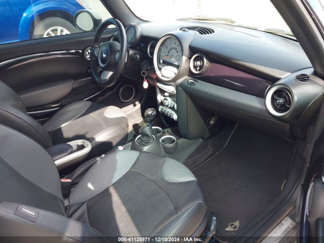 2008 MINI COOPER S WMWMF73558TV38507 Photo 4