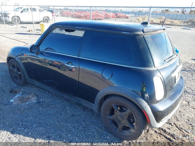 2005 MINI COOPER WMWRC33535TJ70346 Photo 2