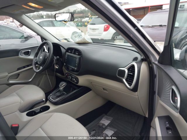 KNDJ23AU2L7730330 KIA SOUL LX