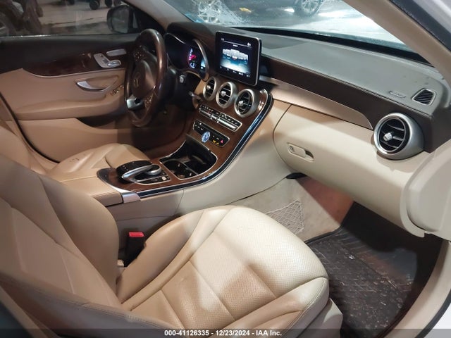 55SWF4KBXFU094945 Mercedes-Benz C 300 4matic/luxury 4matic/sport 4matic