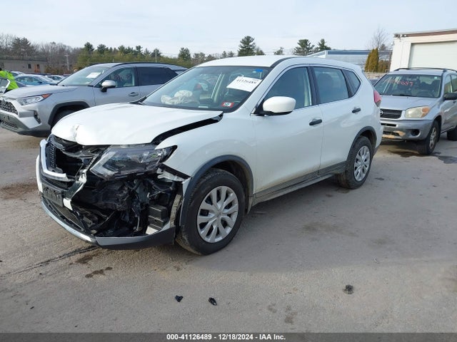 Nissan ROGUE S 2017 KNMAT2MV2HP617321 Image 2