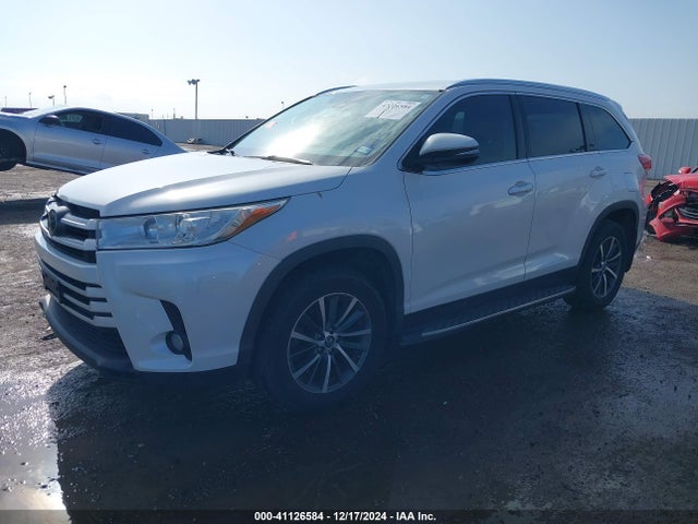 Toyota Highlander Xle 2019 5TDKZRFH1KS572002 Image 2