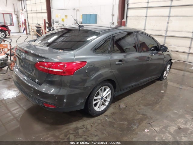 1FADP3F27JL294817 Ford FOCUS SE