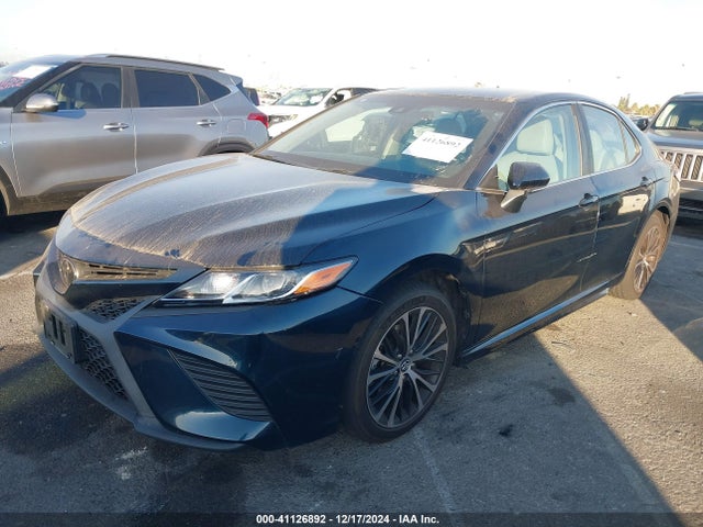 Toyota CAMRY SE 2018 4T1B11HK4JU549756 Image 2