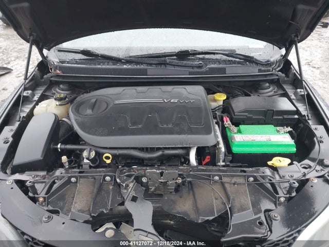 1C3CCCEG3FN511228 Chrysler 200 C