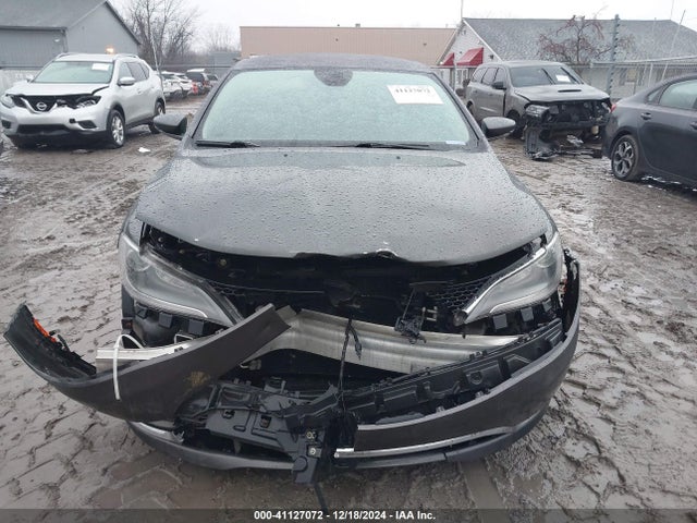 1C3CCCEG3FN511228 Chrysler 200 C