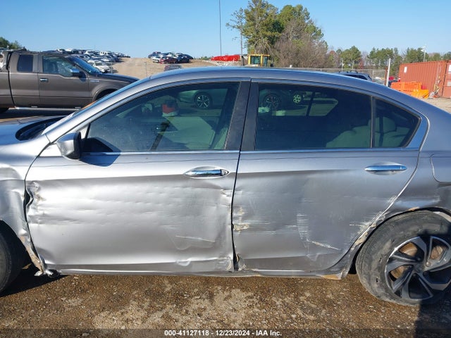 Honda ACCORD LX 2017 1HGCR2F37HA175840 Image 15