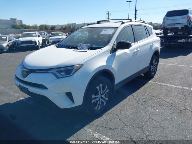 JTMZFREVXJJ196751 Toyota RAV4 LE