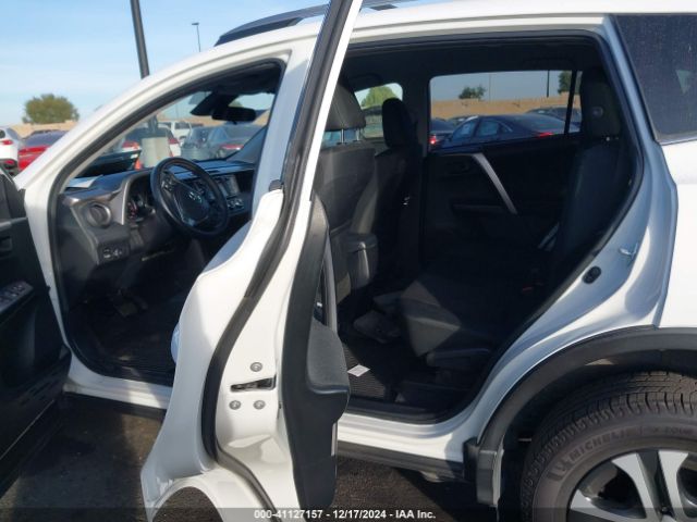 JTMZFREVXJJ196751 Toyota RAV4 LE