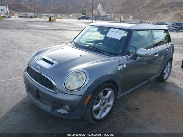 2008 MINI COOPER WMWMM335X8TP87044 Photo 1