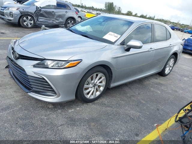 4T1C11AKXNU642320 Toyota CAMRY LE