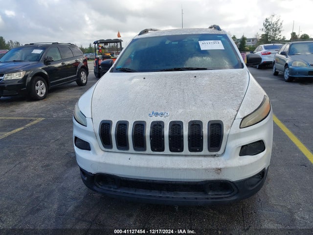 1C4PJLAB3GW258601 Jeep Cherokee Sport