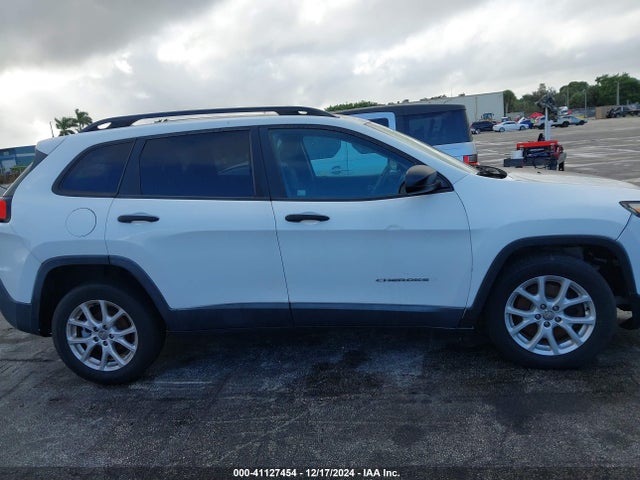 1C4PJLAB3GW258601 Jeep Cherokee Sport