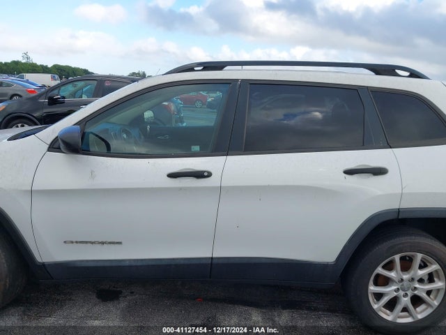 1C4PJLAB3GW258601 Jeep Cherokee Sport