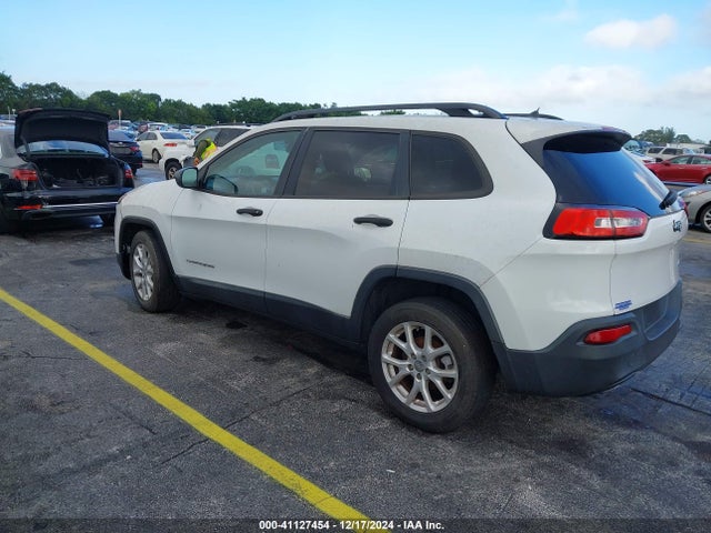1C4PJLAB3GW258601 Jeep Cherokee Sport