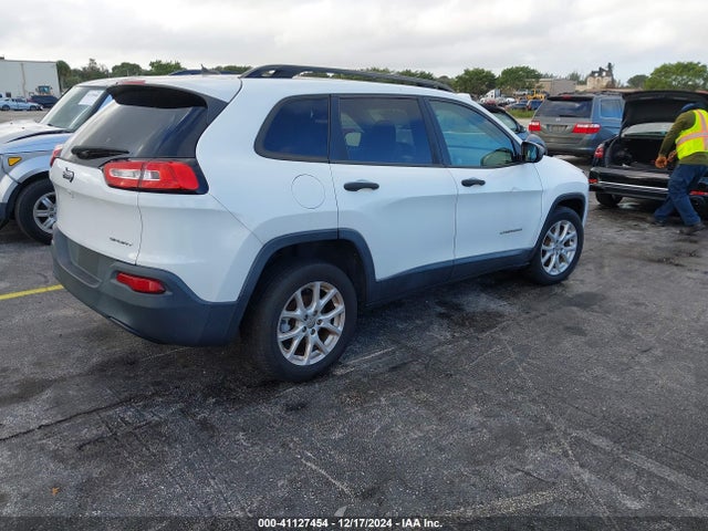 1C4PJLAB3GW258601 Jeep Cherokee Sport