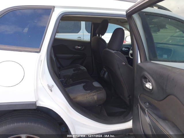 1C4PJLAB3GW258601 Jeep Cherokee Sport