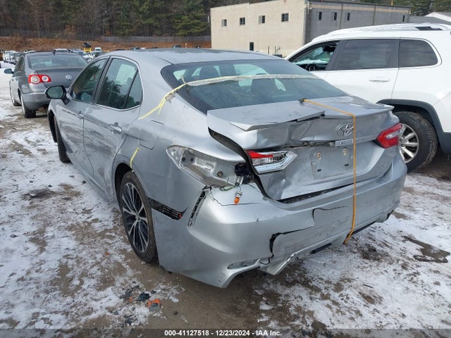 4T1B11HK2JU641688 Toyota CAMRY SE