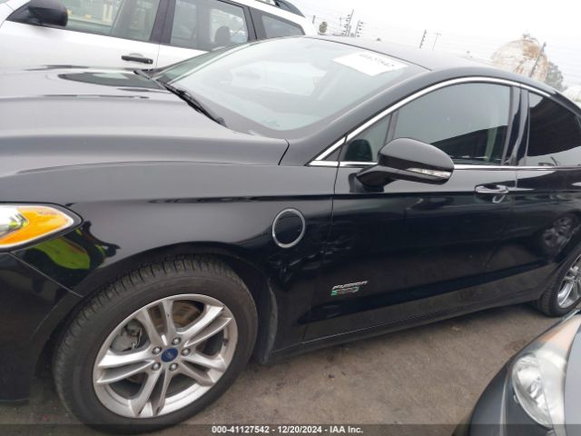 3FA6P0SU2GR229947 Ford Fusion Energi Titanium
