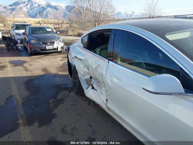 5YJ3E1EA9KF483711 Tesla MODEL 3